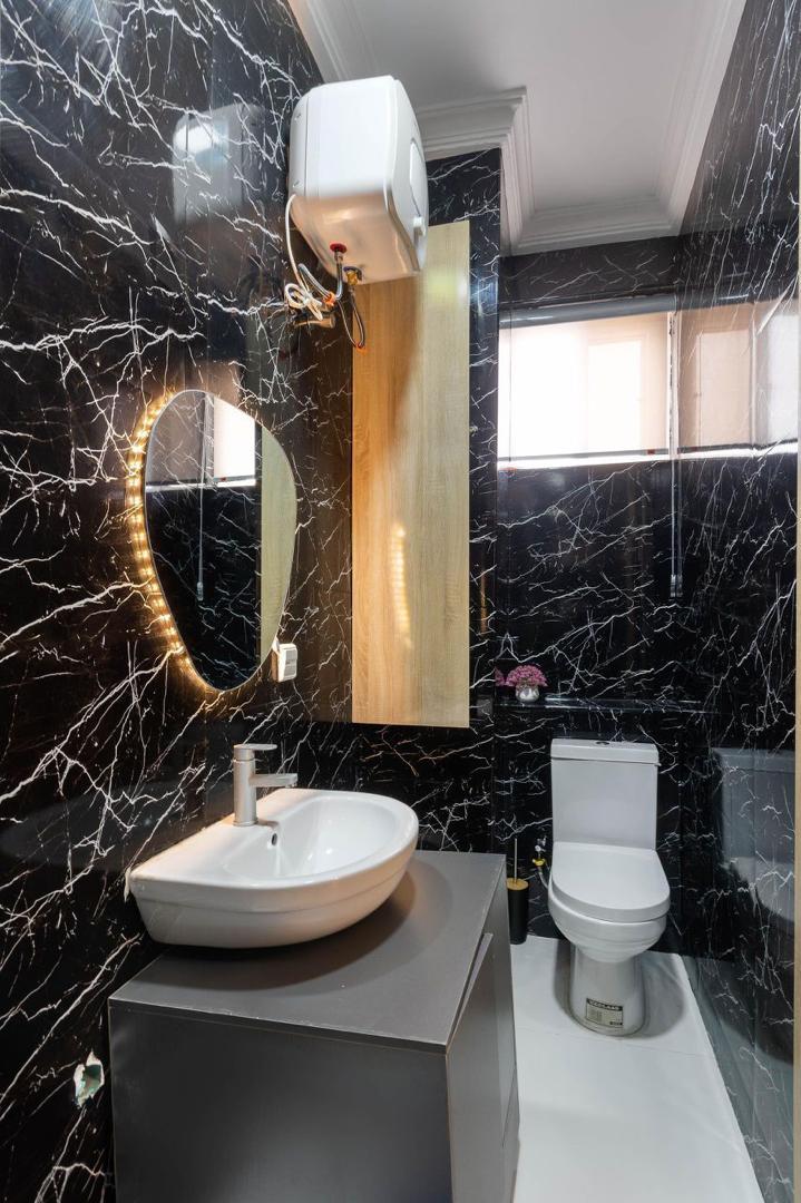 OUR BEAUTIFUL 2-BEDROOM
APARTMENT IN IKATE