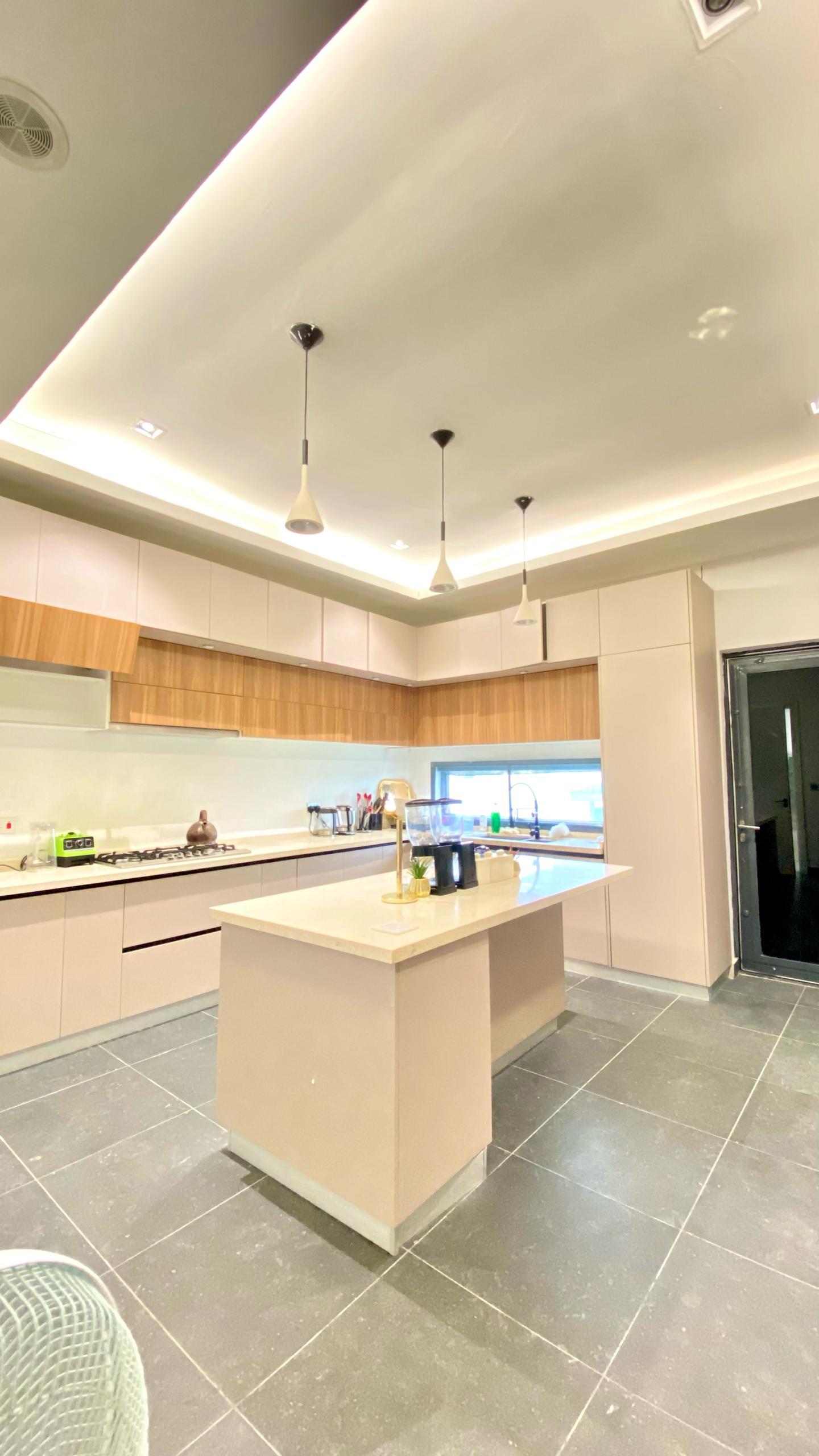5 bedroom detached home with snooker, gym, swimmingpool, rooftop terrace and sea view photo 13