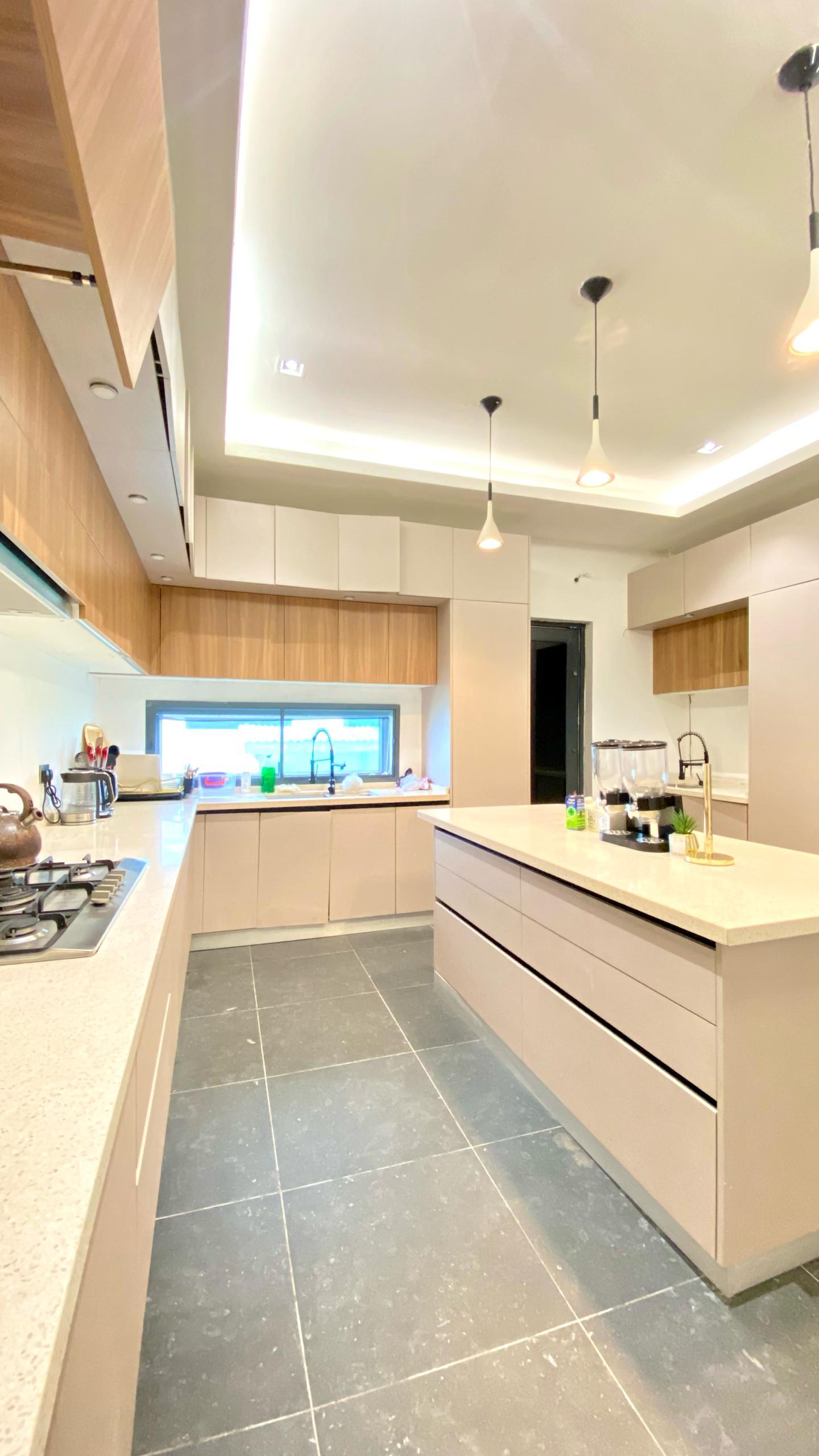 5 bedroom detached home with snooker, gym, swimmingpool, rooftop terrace and sea view photo 9