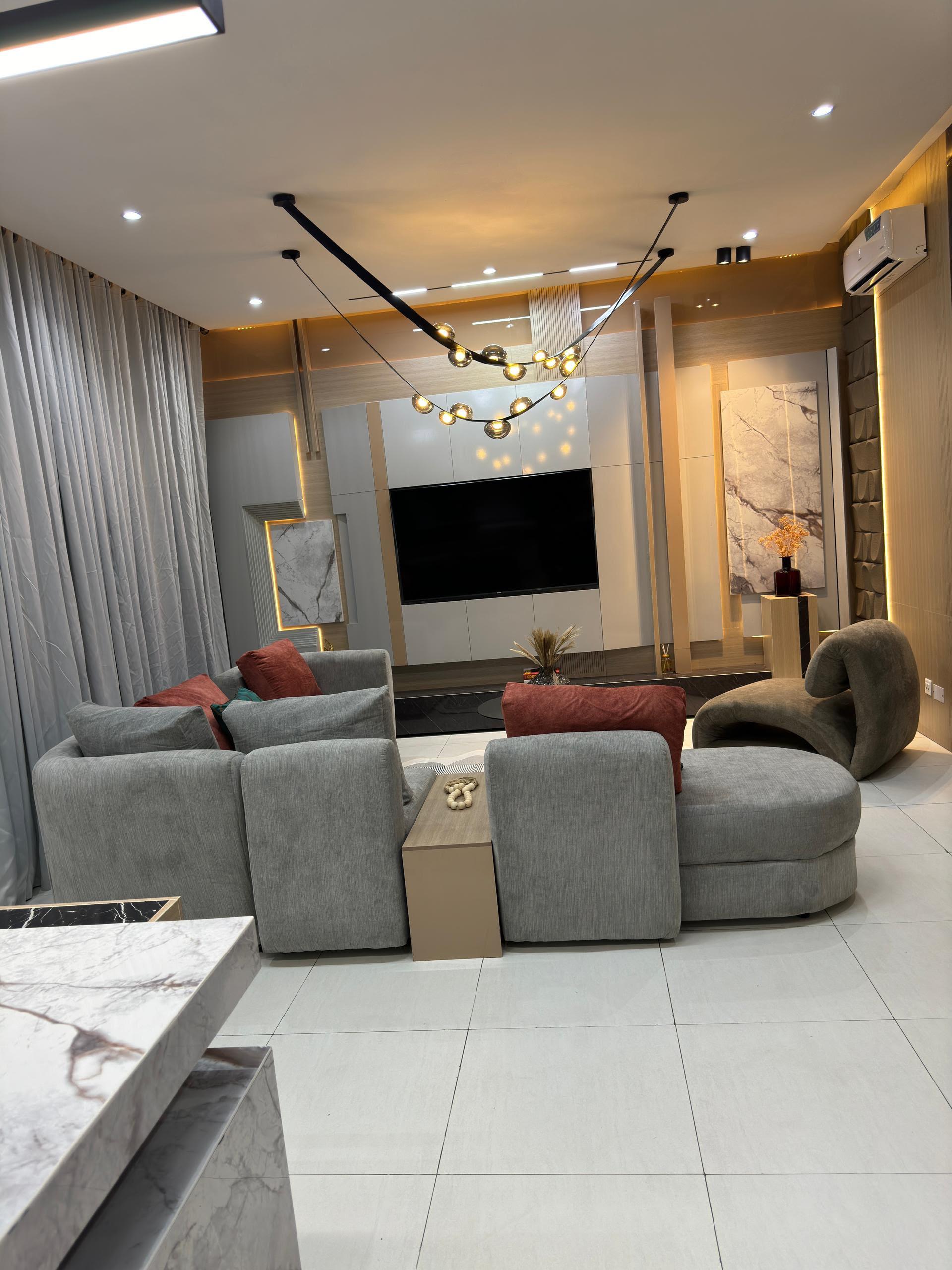 📅 Available from today.
1-Bedroom Luxury Apartment with rooftop arena, gym and swimming pool