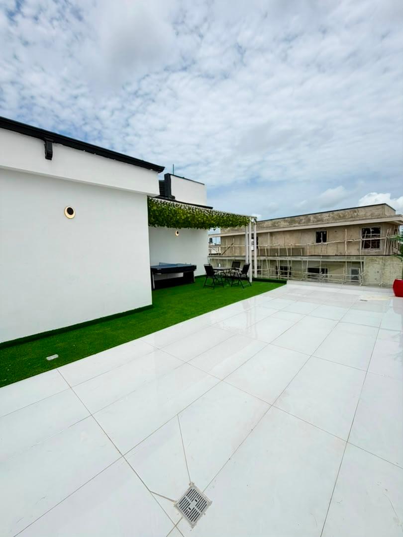 Now Available | Exquisite 5-Bedroom Detached Home +Bq, Swimming pool, cinema and gym photo 17