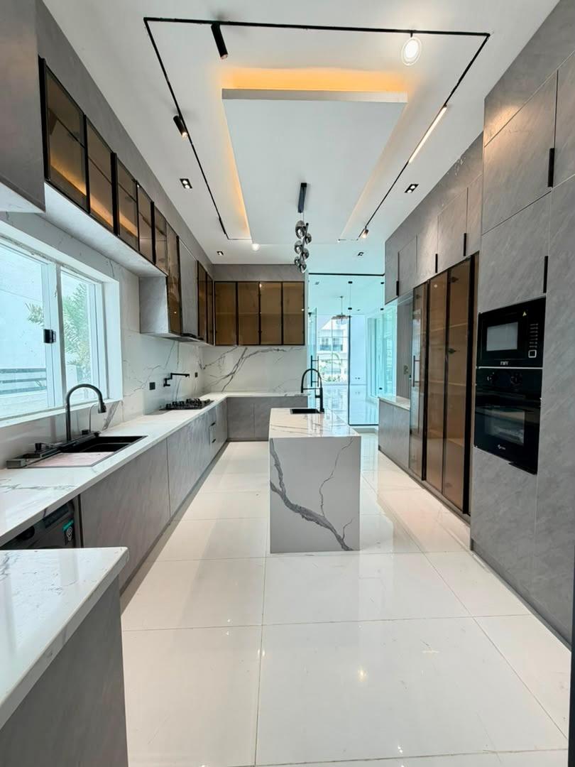 Now Available | Exquisite 5-Bedroom Detached Home +Bq, Swimming pool, cinema and gym photo 6