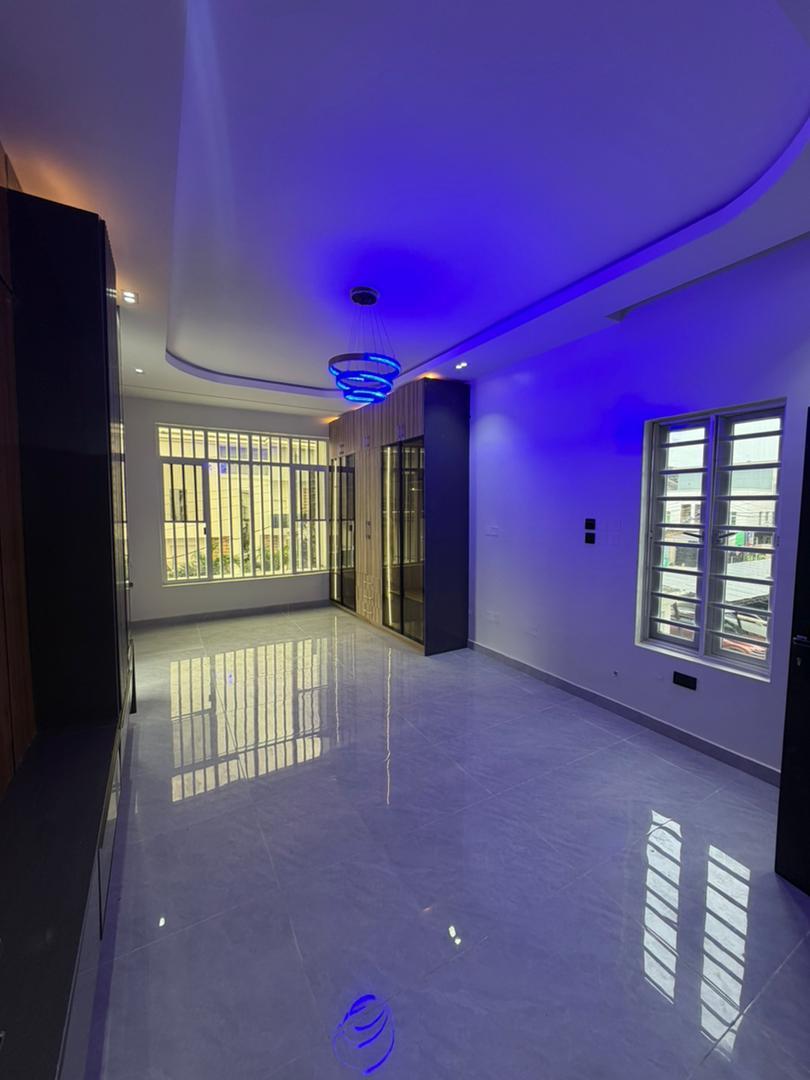 TASTEFULLY FINISHED FULLY DETACHED DUPLEX WITH BQ photo 7