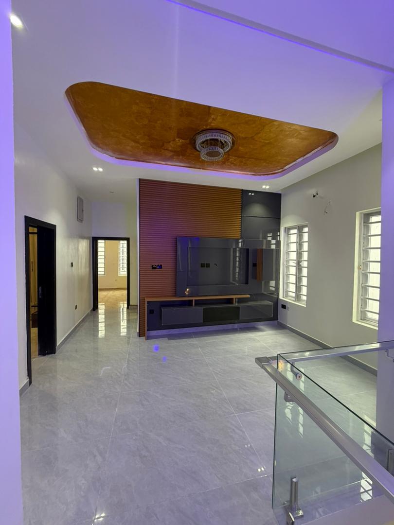 TASTEFULLY FINISHED FULLY DETACHED DUPLEX WITH BQ photo 4