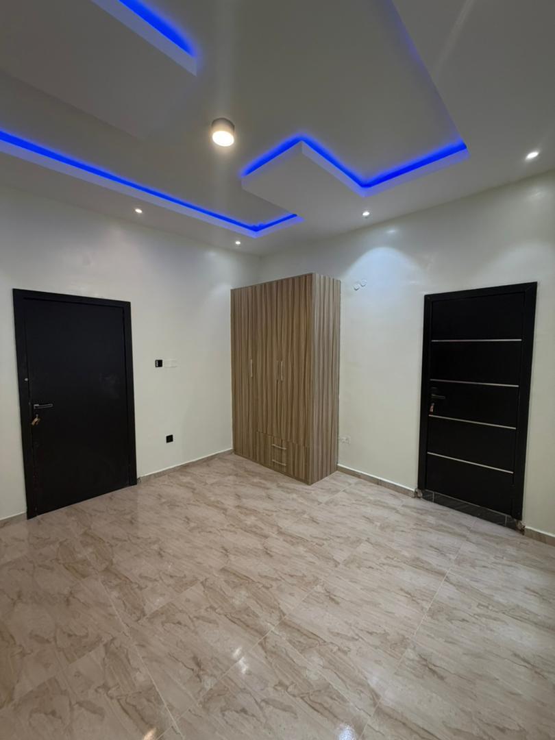 TASTEFULLY FINISHED FULLY DETACHED DUPLEX WITH BQ photo 8