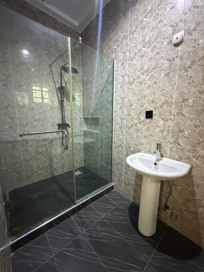 TASTEFULLY FINISHED FULLY DETACHED DUPLEX WITH BQ photo 14