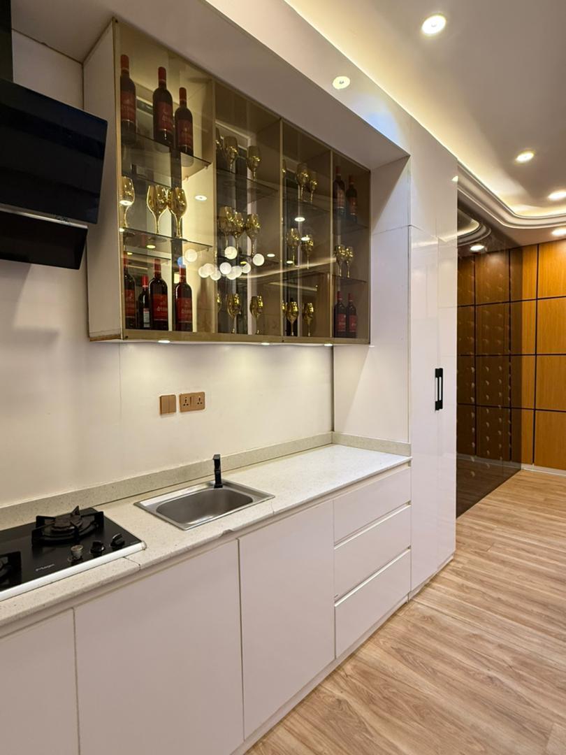 Treat yourself to a relaxing and heartfelt experience in our luxury 1 Bedroom Shortlet Apartment. photo 3