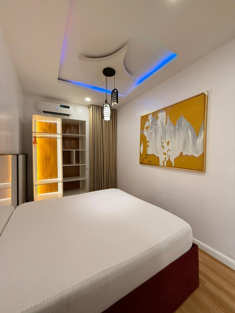 Treat yourself to a relaxing and heartfelt experience in our luxury 1 Bedroom Shortlet Apartment.