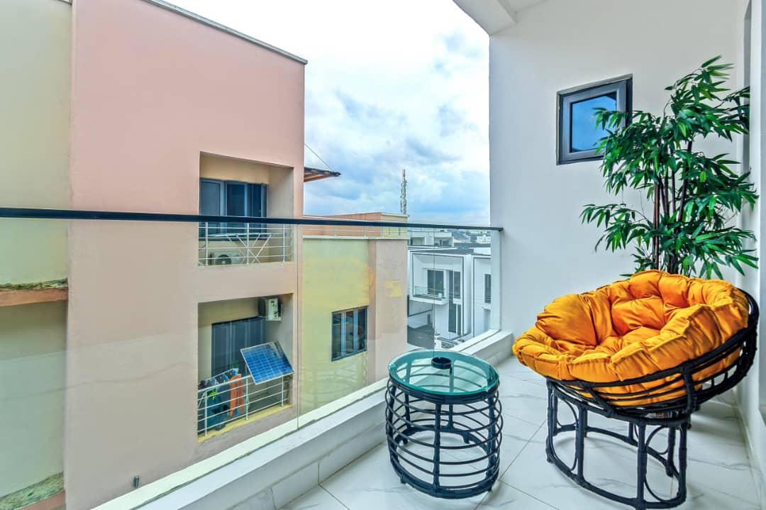 Experience maximum comfort in our modern 1/2 bedroom city view apartment with a PS5, swimming pool, gym and 2 spacious balconies photo 17
