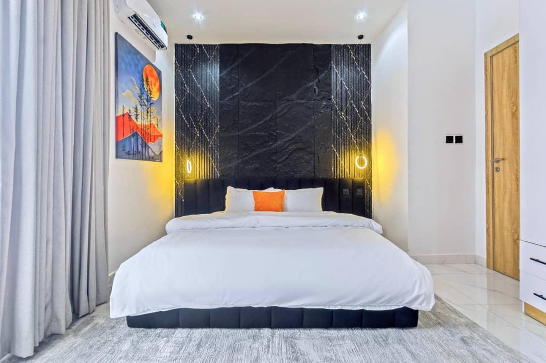 Experience maximum comfort in our modern 1/2 bedroom city view apartment with a PS5, swimming pool, gym and 2 spacious balconies photo 9