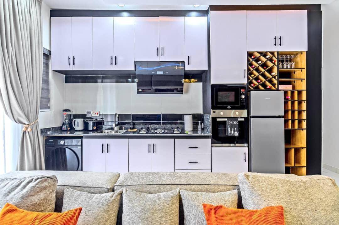 Experience maximum comfort in our modern 1/2 bedroom city view apartment with a PS5, swimming pool, gym and 2 spacious balconies photo 6