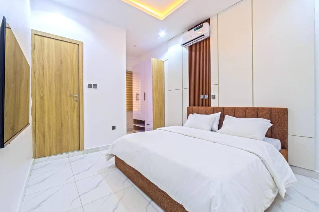 Experience maximum comfort in our modern 1/2 bedroom city view apartment with a PS5, swimming pool, gym and 2 spacious balconies photo 16
