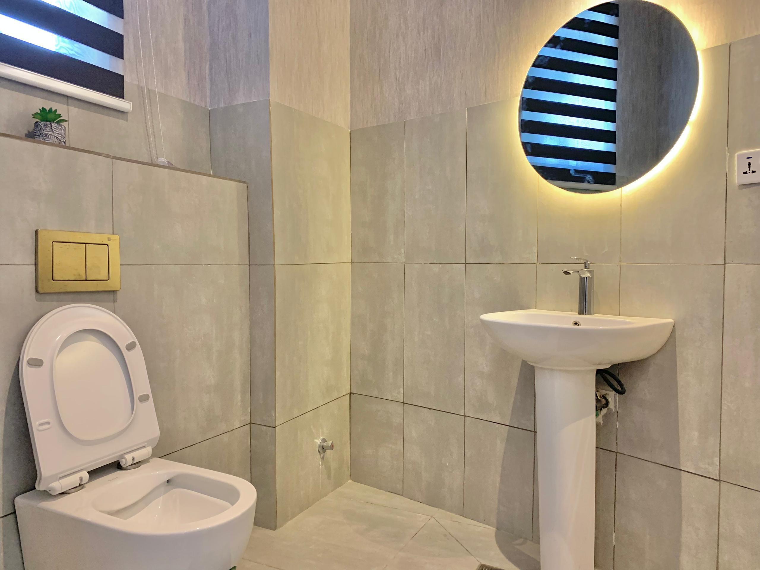 Luxe 2 bedroom with PS5 console, Swimming Pool & Gym