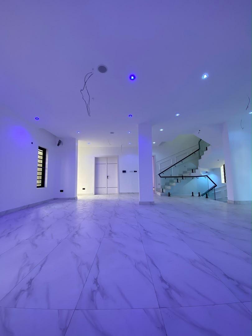 Beautifully Built 5 Bedroom Fully Detached Duplex Plus Bq photo 8