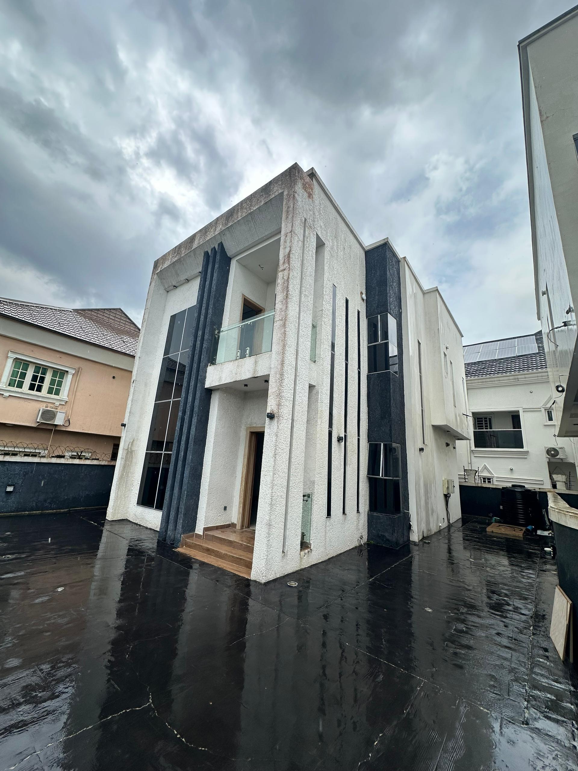 ‼️‼️Seller urgently need money ‼️‼️BRAND NEW 4 Bedroom Fully Detached duplex in Badore , Ajah ,selling for 140m
