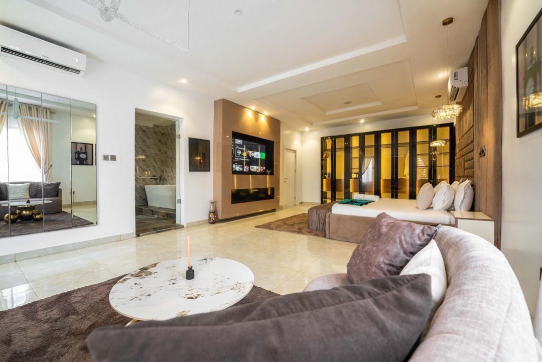 Five bedroom fully detached duplex available (preferable for long stays) photo 15