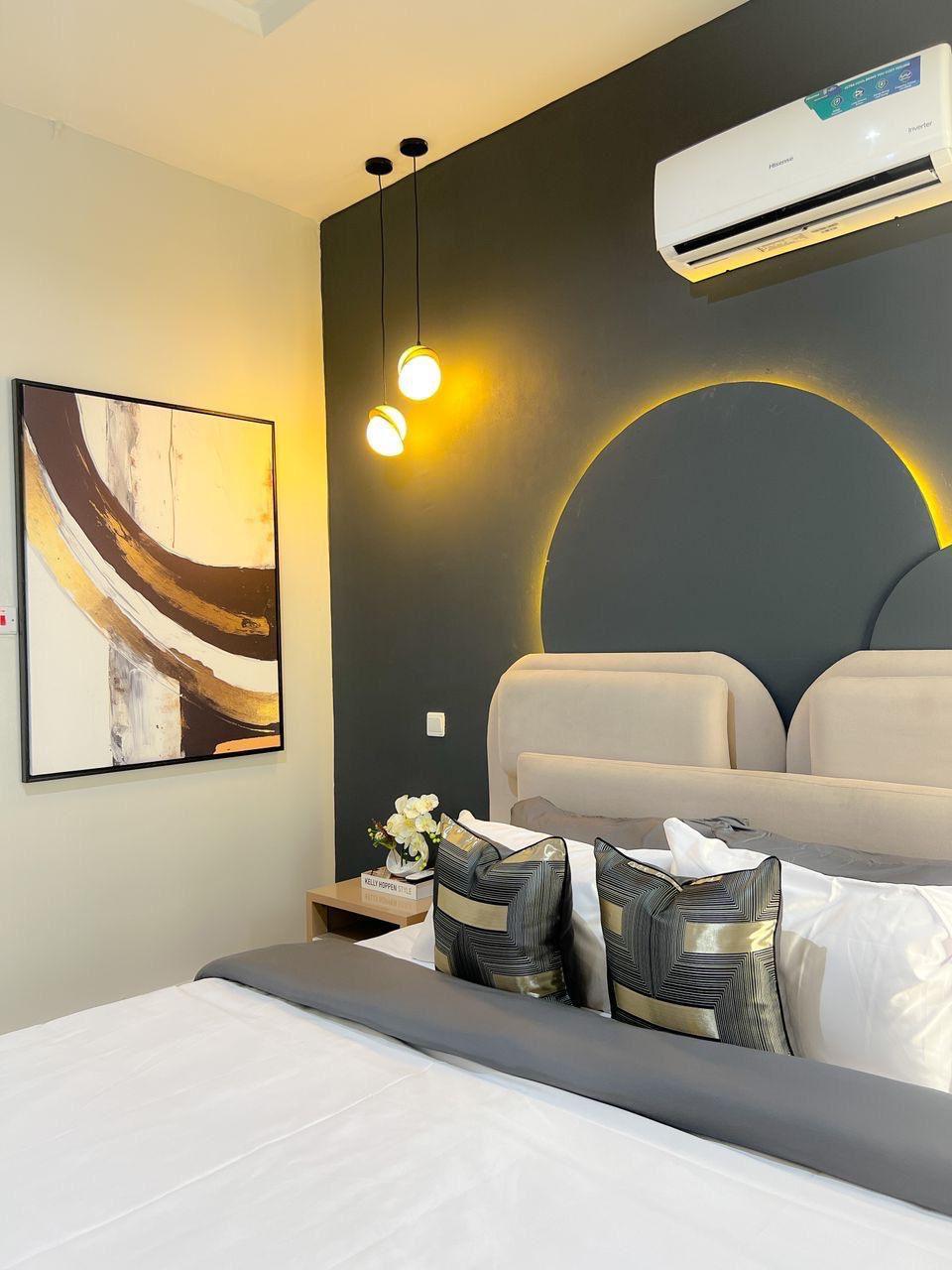 ULTRA MODERN 3 bed smart apartment photo 6