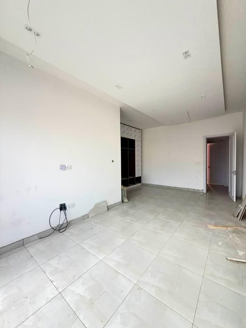 A Masterpiece in Modern Living, 4 Bedroom Terraced Duplex photo 9