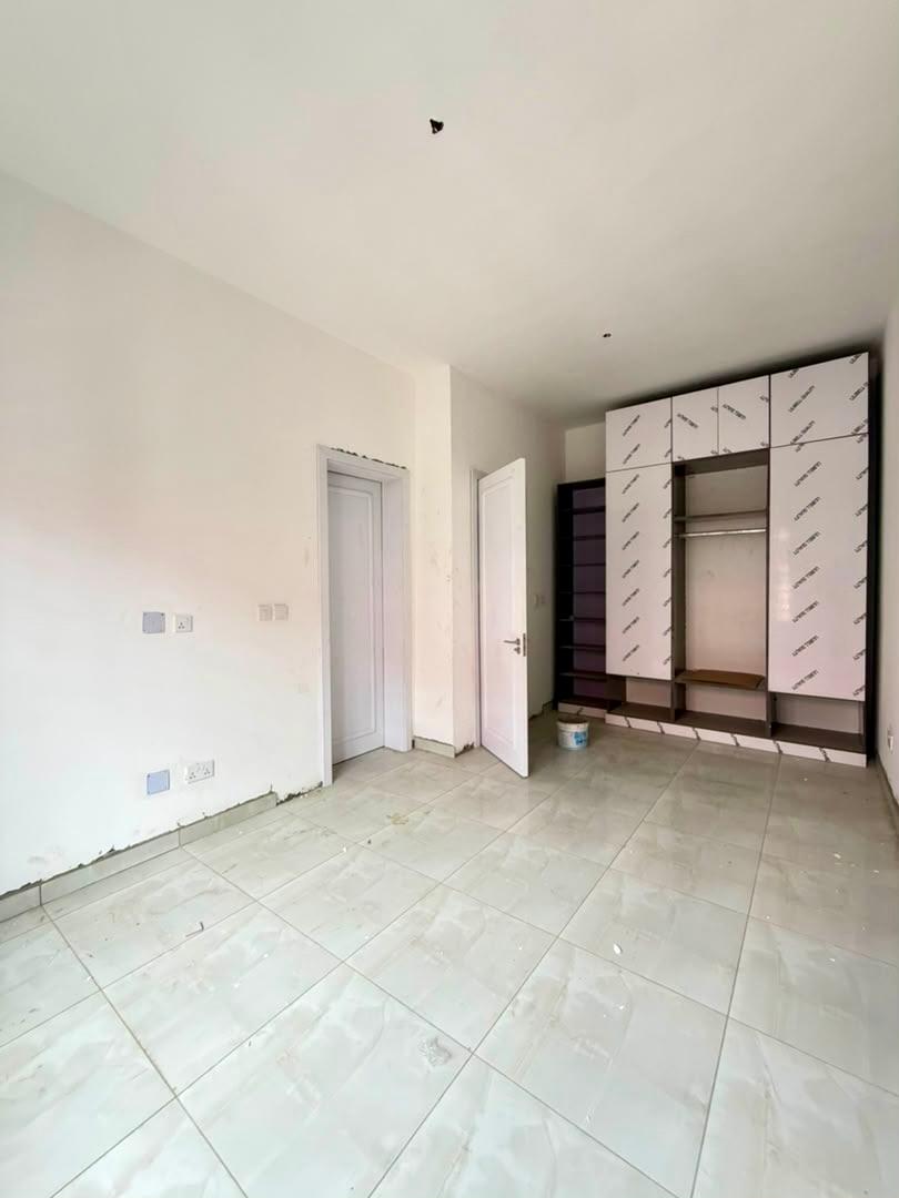 A Masterpiece in Modern Living, 4 Bedroom Terraced Duplex photo 6