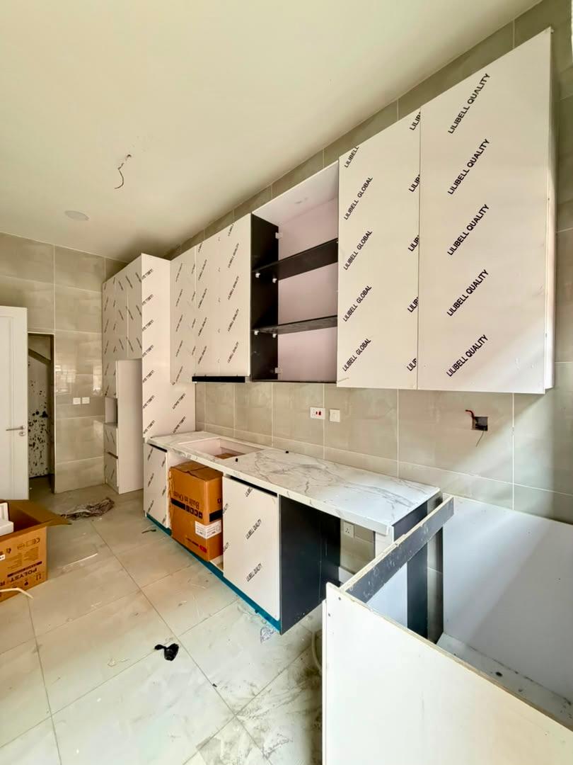 A Masterpiece in Modern Living, 4 Bedroom Terraced Duplex photo 4