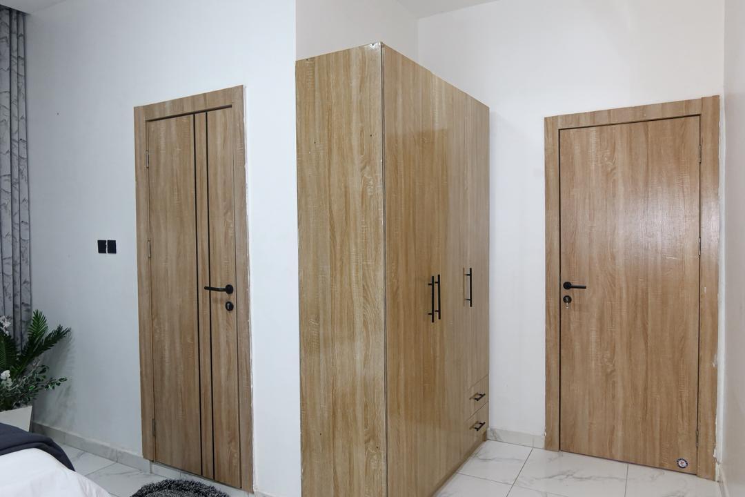 Welcome to our Newest 2-bedroom shortlet apartment, where modern comfort, stylish interiors, and premium amenities meet affordable pricing 😉
*EBONY photo 11