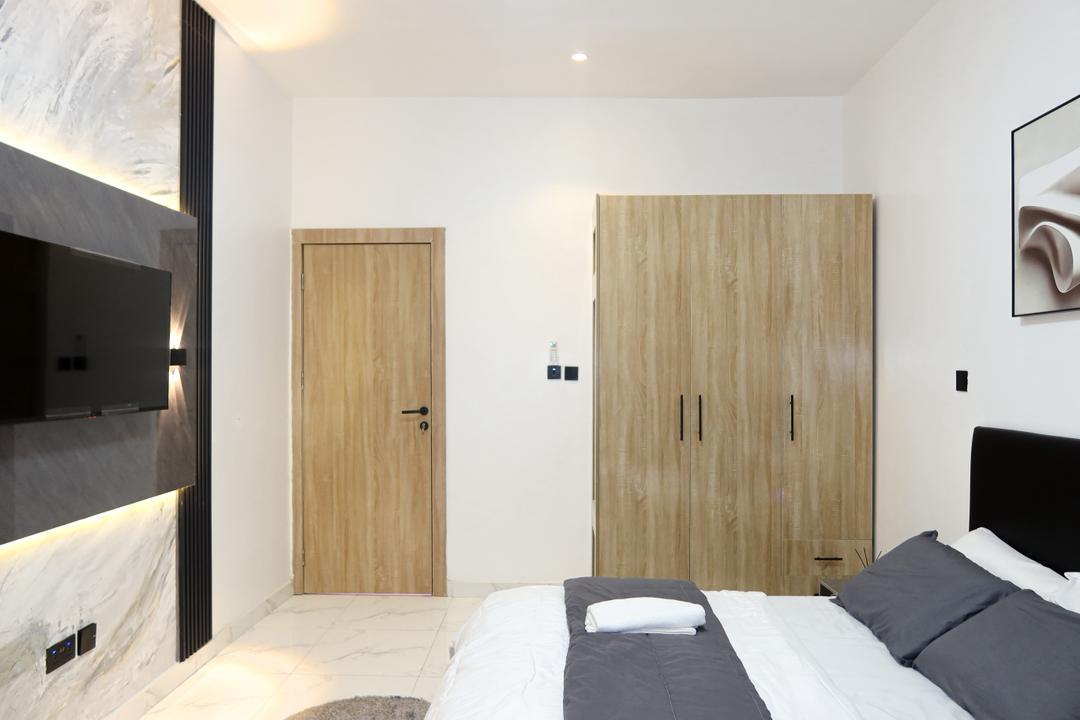 Welcome to our Newest 2-bedroom shortlet apartment, where modern comfort, stylish interiors, and premium amenities meet affordable pricing 😉
*EBONY photo 10