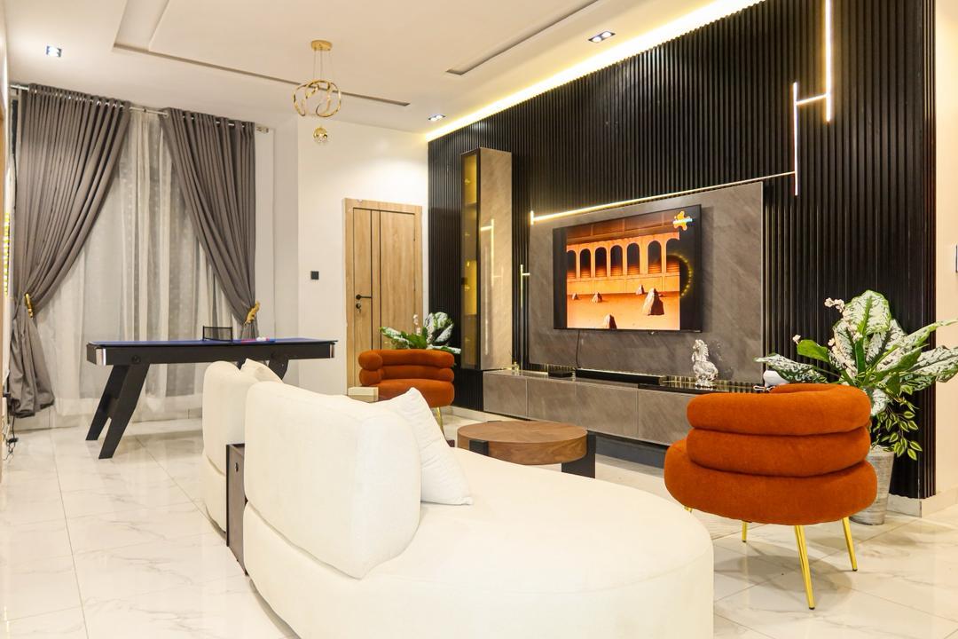 Welcome to our Newest 2-bedroom shortlet apartment, where modern comfort, stylish interiors, and premium amenities meet affordable pricing 😉
*EBONY photo 3