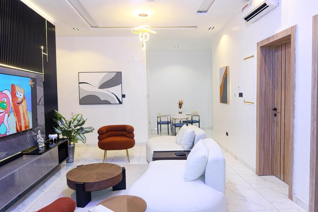 Welcome to our Newest 2-bedroom shortlet apartment, where modern comfort, stylish interiors, and premium amenities meet affordable pricing 😉
*EBONY photo 4
