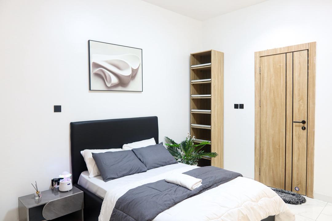 Welcome to our Newest 2-bedroom shortlet apartment, where modern comfort, stylish interiors, and premium amenities meet affordable pricing 😉
*EBONY photo 19