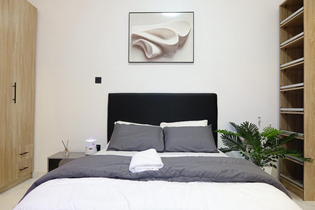 Welcome to our Newest 2-bedroom shortlet apartment, where modern comfort, stylish interiors, and premium amenities meet affordable pricing 😉
*EBONY photo 8