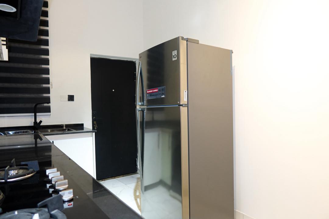 Welcome to our Newest 2-bedroom shortlet apartment, where modern comfort, stylish interiors, and premium amenities meet affordable pricing 😉
*EBONY photo 20