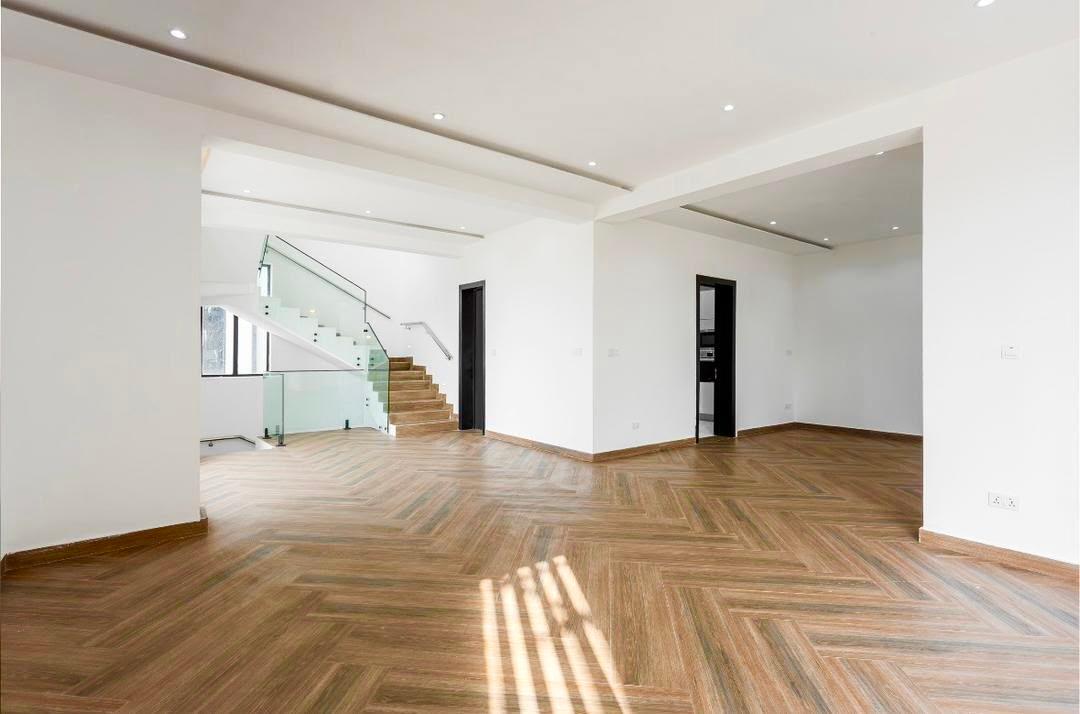 Tastefully Built 4 Bedroom Terrace and BQ photo 2