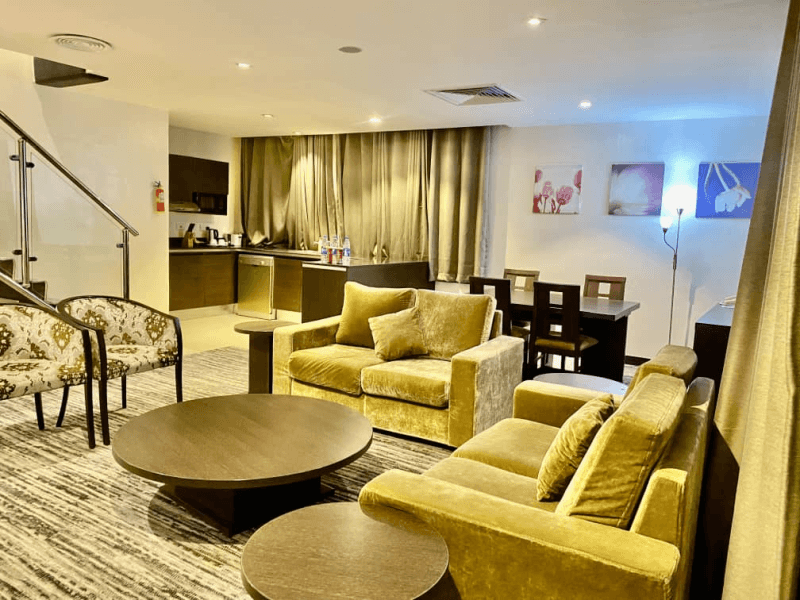 Executive Loft Suite Golden Tulip Oniru