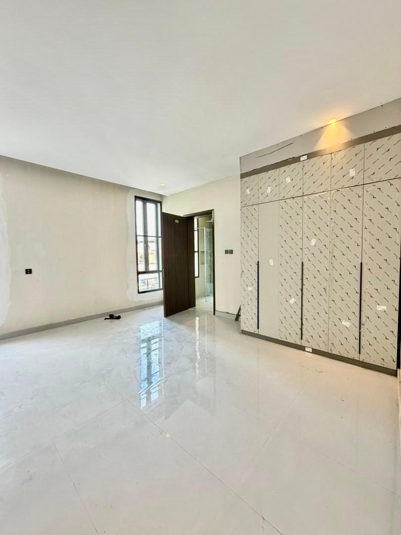 SPACIOUS & NEWLY BUILT 2 BEDROOM APARTMENT photo 6