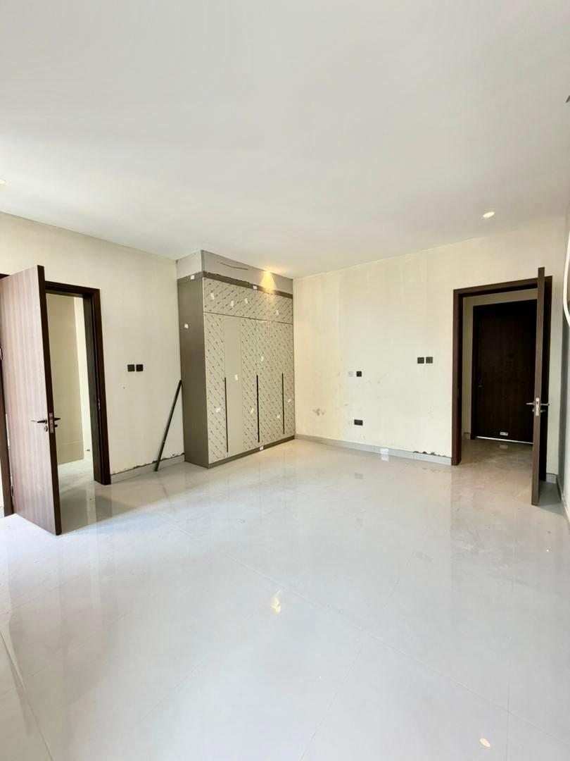 SPACIOUS & NEWLY BUILT 2 BEDROOM APARTMENT photo 5