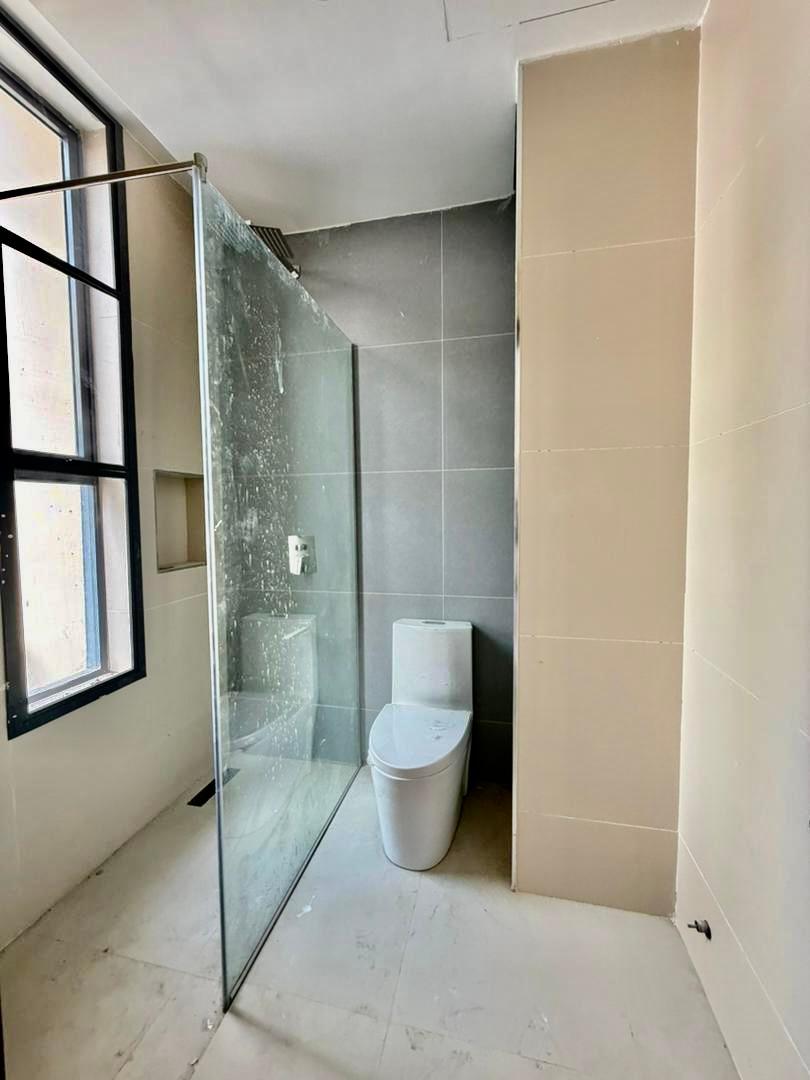 SPACIOUS & NEWLY BUILT 2 BEDROOM APARTMENT photo 13