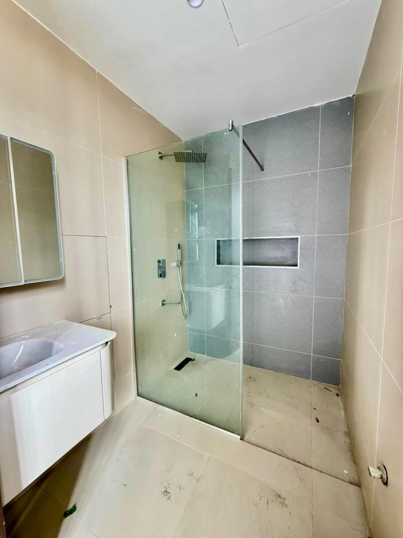 SPACIOUS & NEWLY BUILT 2 BEDROOM APARTMENT photo 11