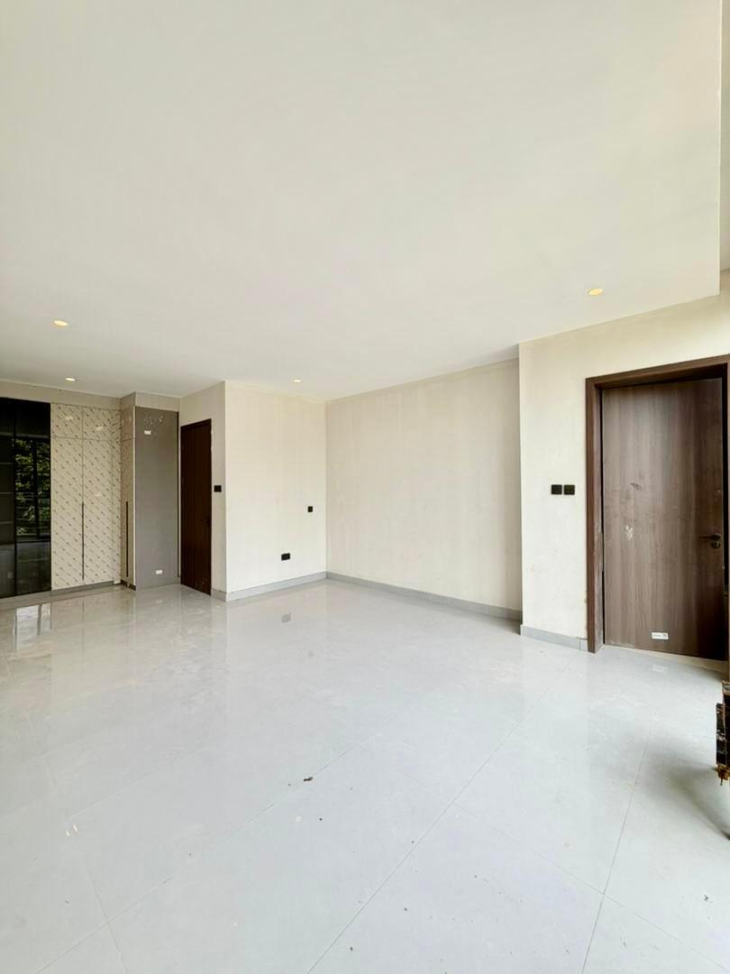 SPACIOUS & NEWLY BUILT 2 BEDROOM APARTMENT photo 9