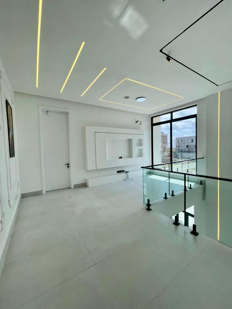 ELEGANT 5 BEDROOM SEMI-DETACHED DUPLEX WITH CINEMA, POOL & BQ photo 5