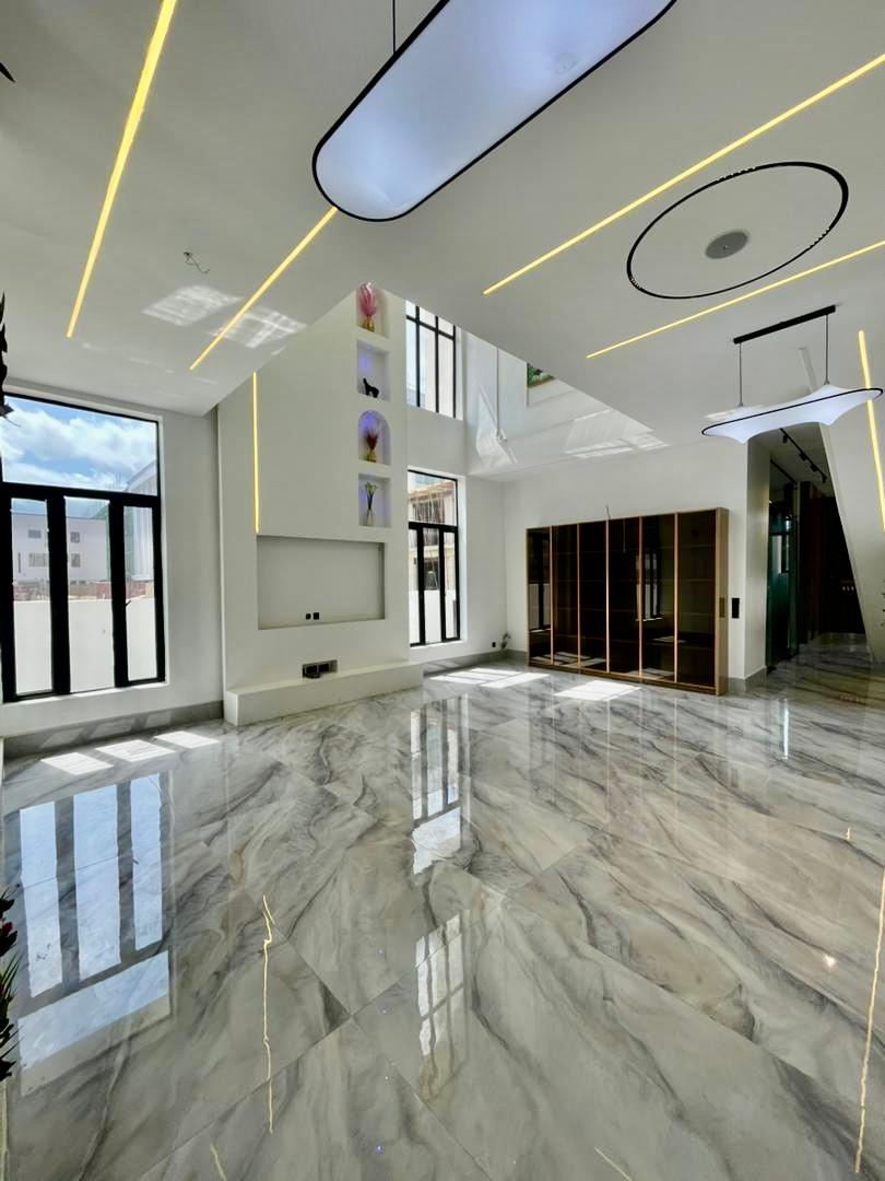 ELEGANT 5 BEDROOM SEMI-DETACHED DUPLEX WITH CINEMA, POOL & BQ photo 2