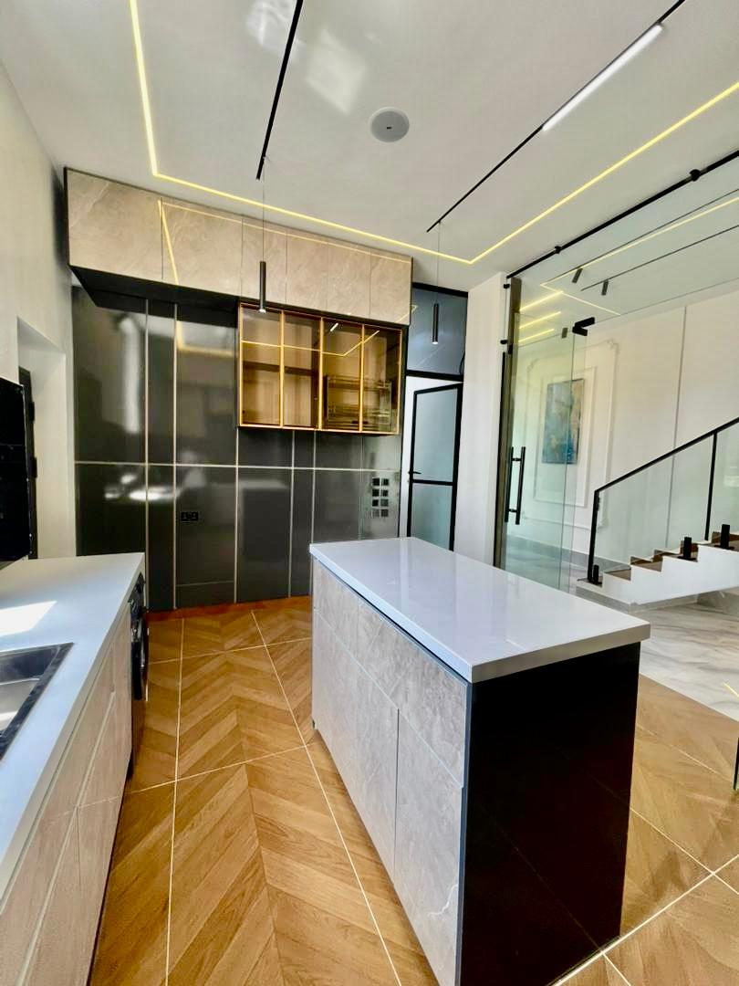 ELEGANT 5 BEDROOM SEMI-DETACHED DUPLEX WITH CINEMA, POOL & BQ photo 6