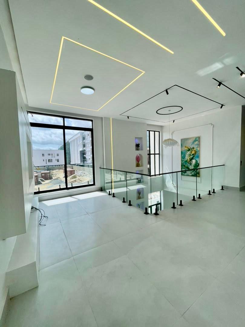 ELEGANT 5 BEDROOM SEMI-DETACHED DUPLEX WITH CINEMA, POOL & BQ photo 4