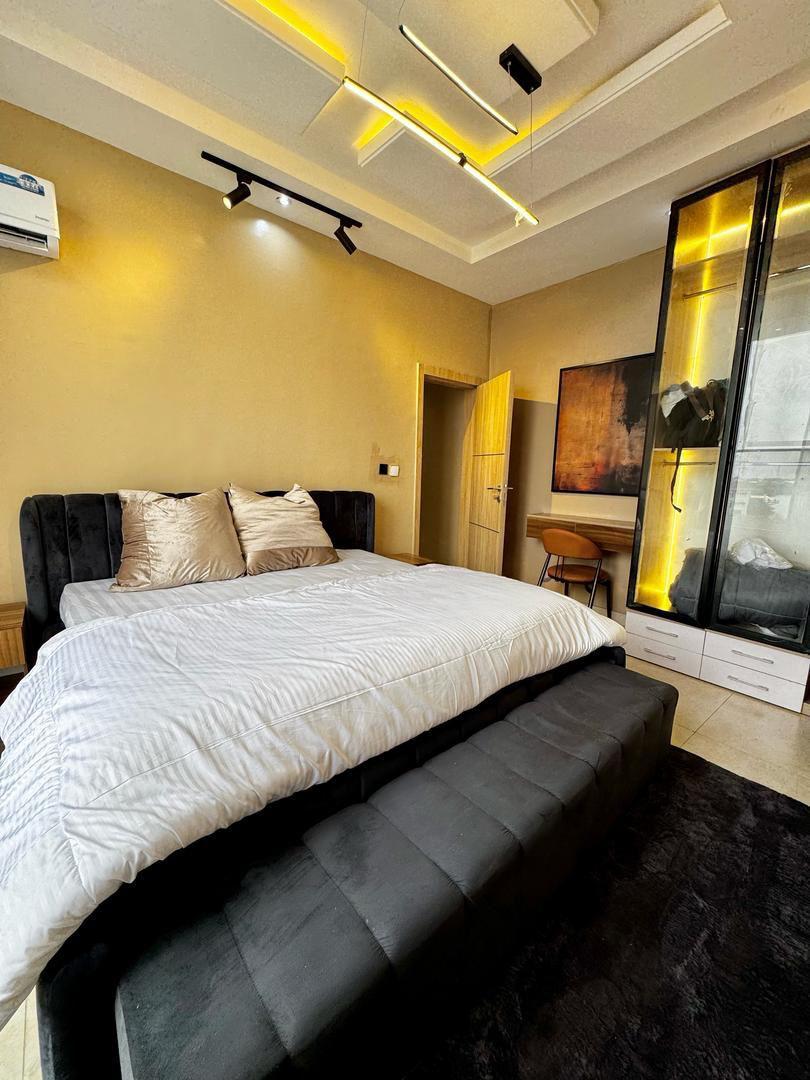 4 bedroom Waterfront Maisonette apartment photo 14