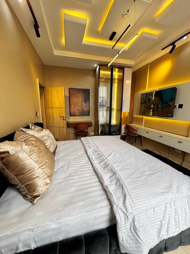 4 bedroom Waterfront Maisonette apartment photo 12