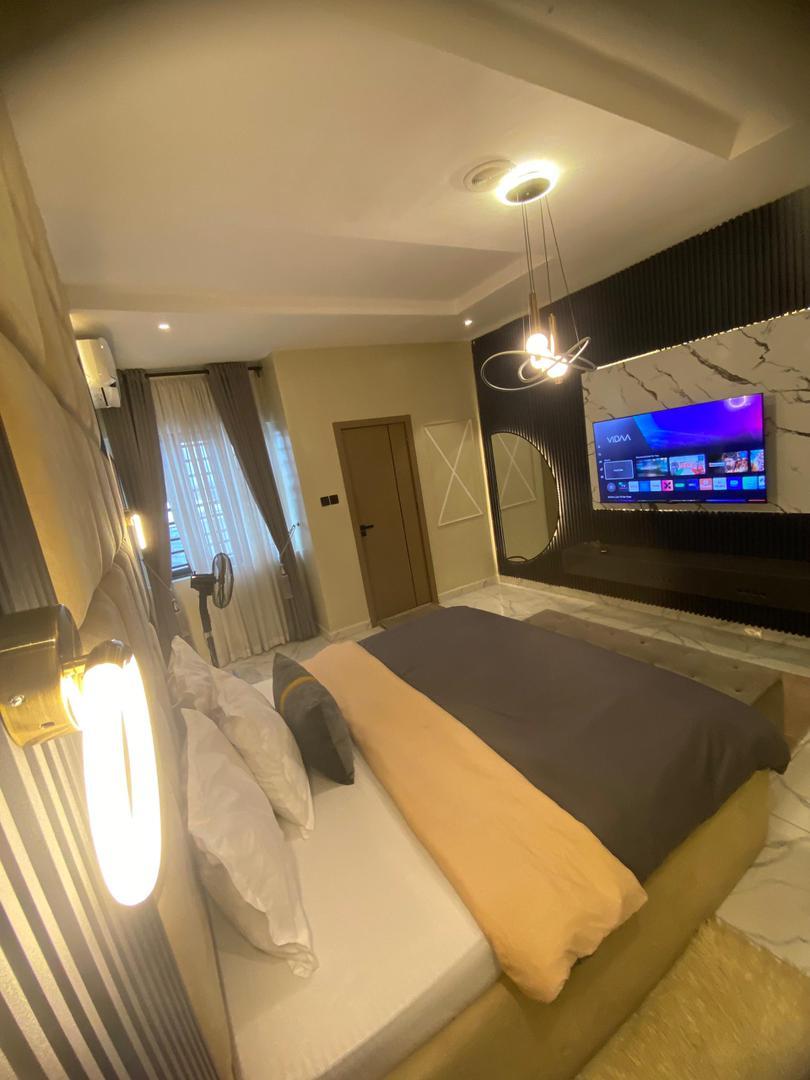 Brownie*
LUXURY 3-BEDROOM APARTMENT WITH POOL | Ikate Lekki. photo 6