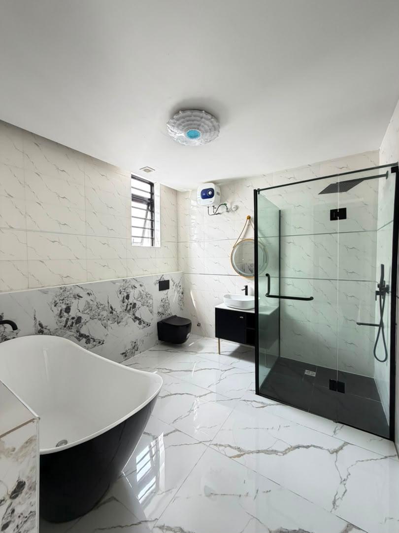 Contemporary 5-Bedroom Detached Residence with Cinema & Pool photo 12