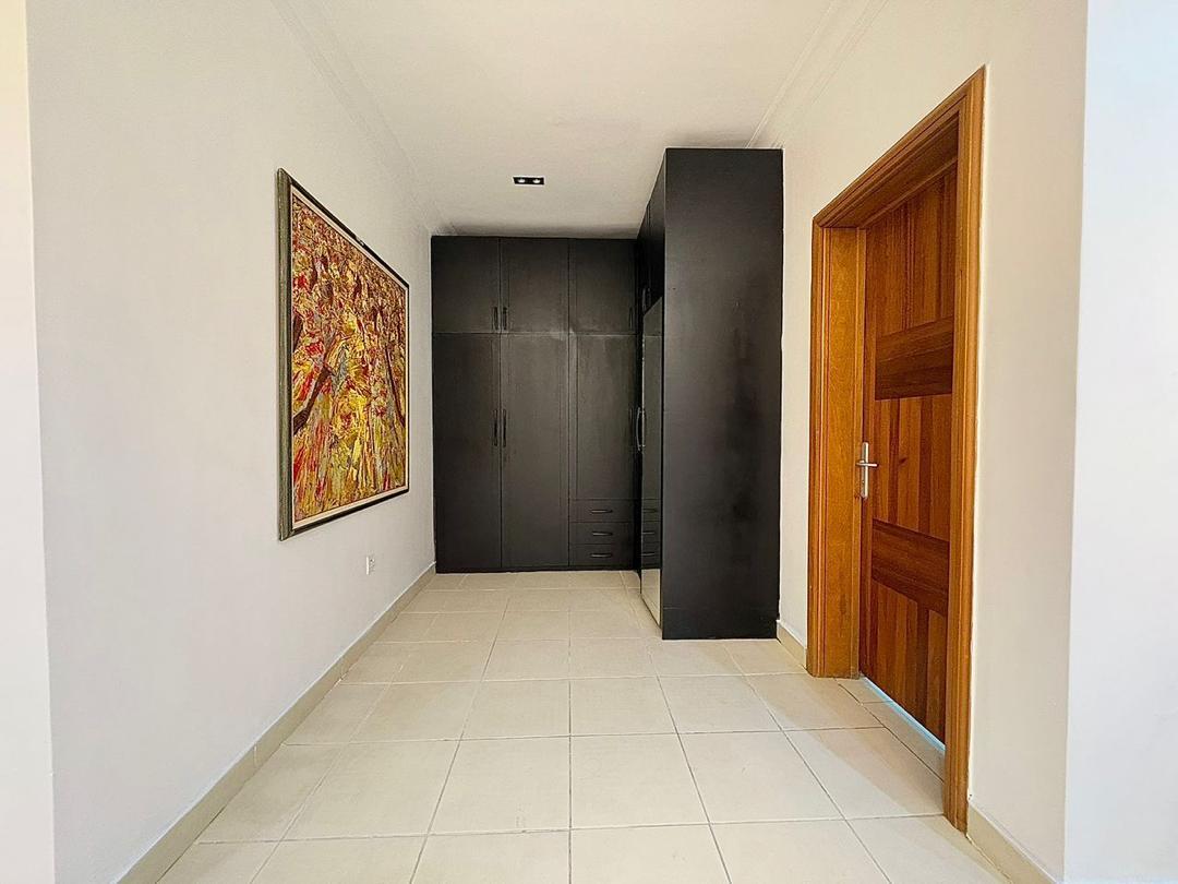 Our 4-Bedroom Haven at Lekki Phase 1 is freshly renovated and officially ready for bookings* available for parties!!! photo 12