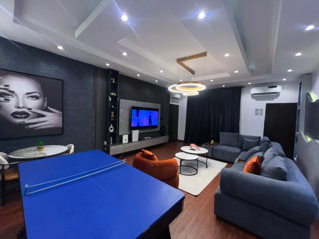3 bedroom apartment with top notch amenities available for short/long stay.
photo 7