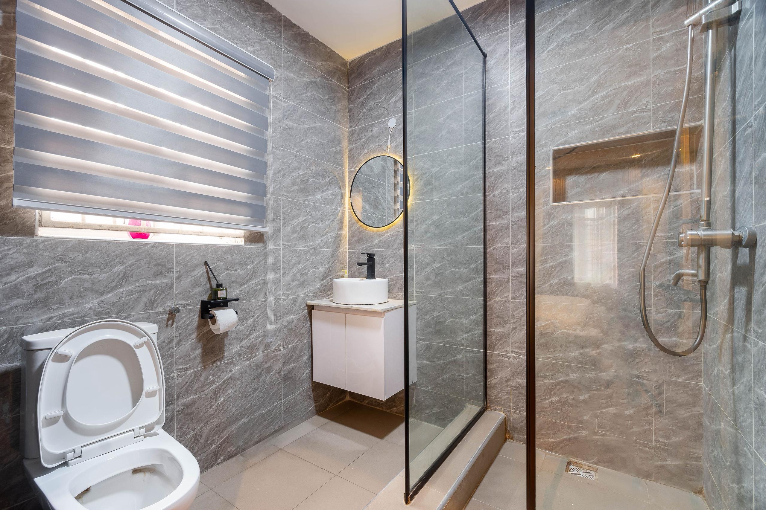 3 bedroom apartment with top notch amenities available for short/long stay.
photo 19