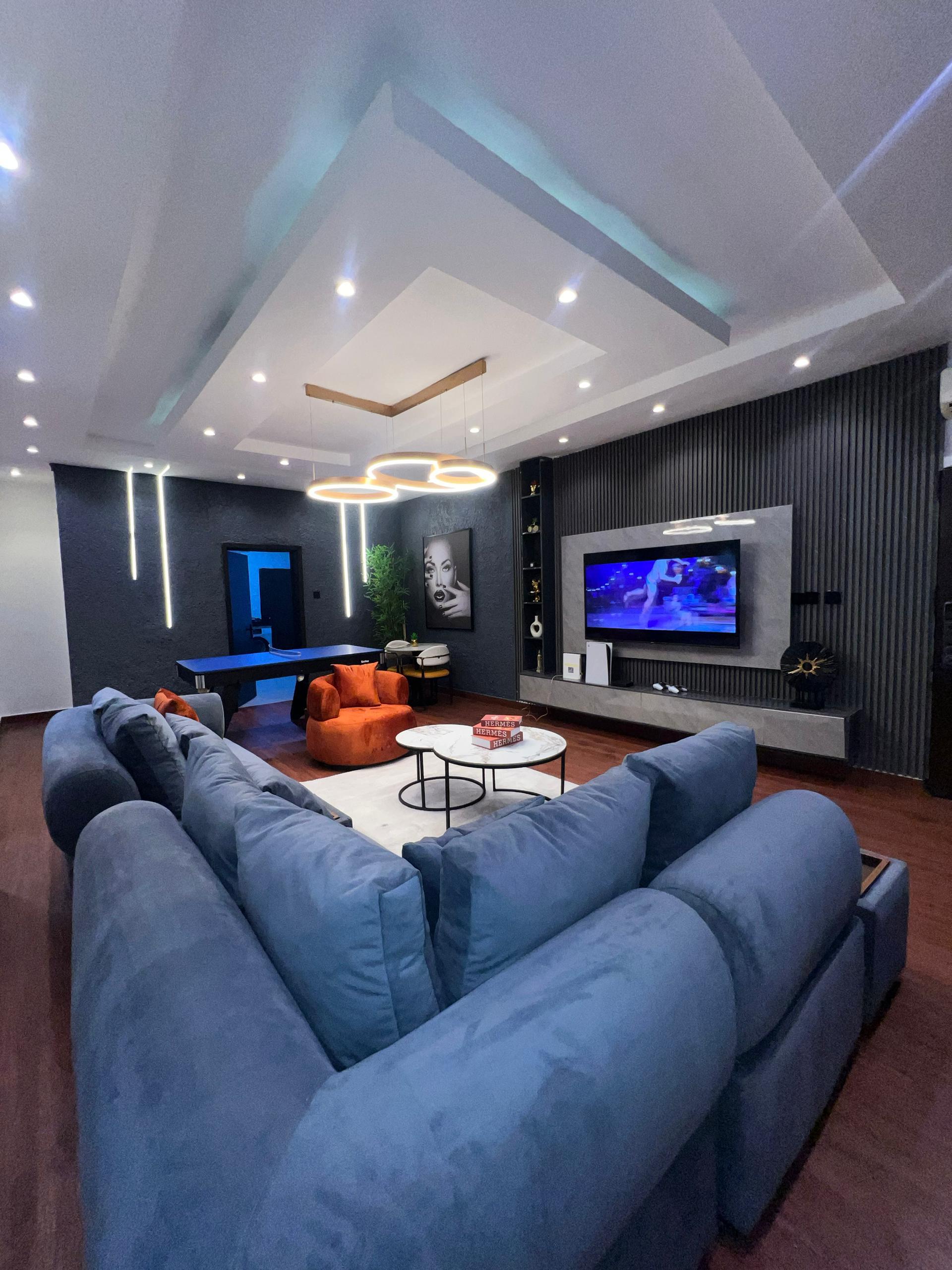 3 bedroom apartment with top notch amenities available for short/long stay.
photo 16